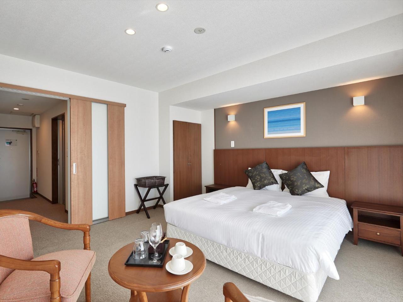 Creass Hotel Tsubogawa Marche Naha Extérieur photo